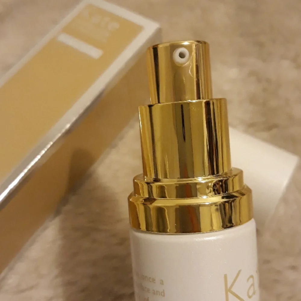 Kate Somerville Retinol Vita C Power Serum Firming & Brightening Treatment - Picture 10 of 16